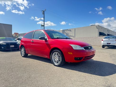Used 2006 Ford Focus ZX3 Hatchback FWD image 11
