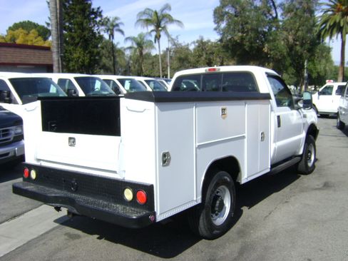 Used 2003 Ford F250 XL image 6