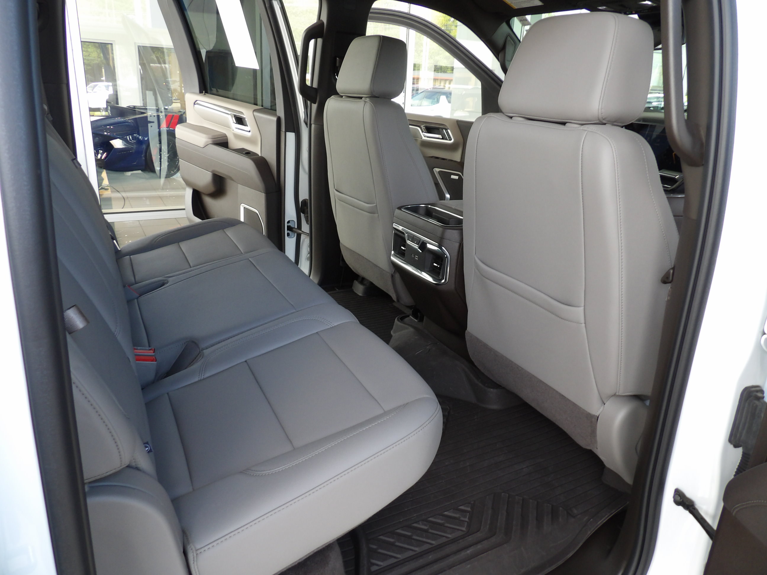 Used 2025 Chevrolet Silverado 3500 4x4 Crew Cab LTZ image 29