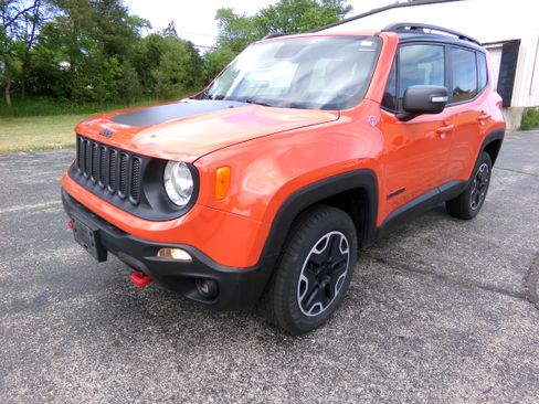 Used 2015 Jeep Renegade 4WD Trailhawk image 1