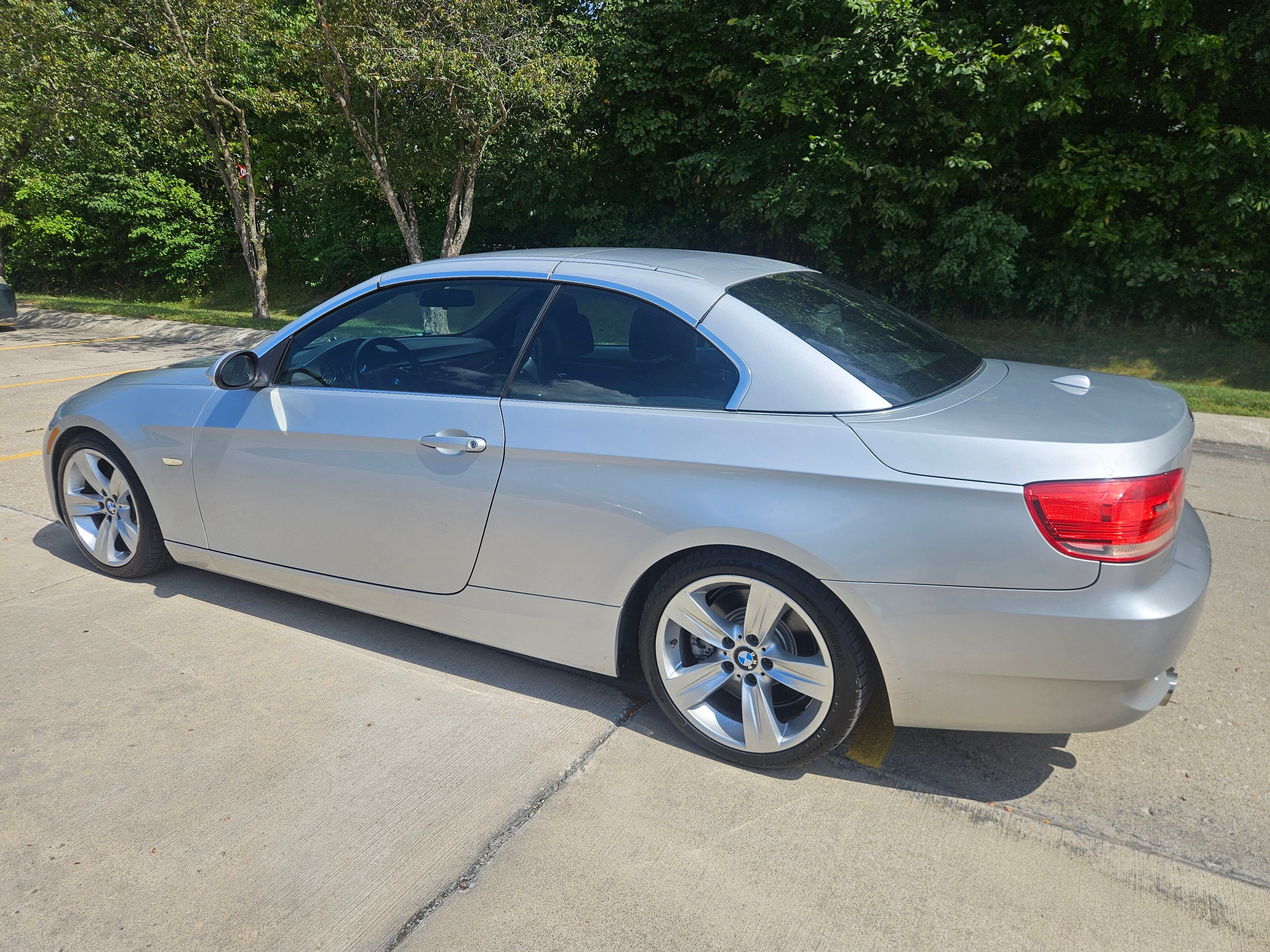 Used 2009 BMW 335i Convertible RWD image 4