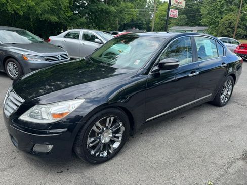 Used 2011 Hyundai Genesis 4.6 RWD image 1