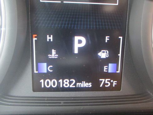 Used 2018 Mitsubishi Outlander 4WD SE image 29