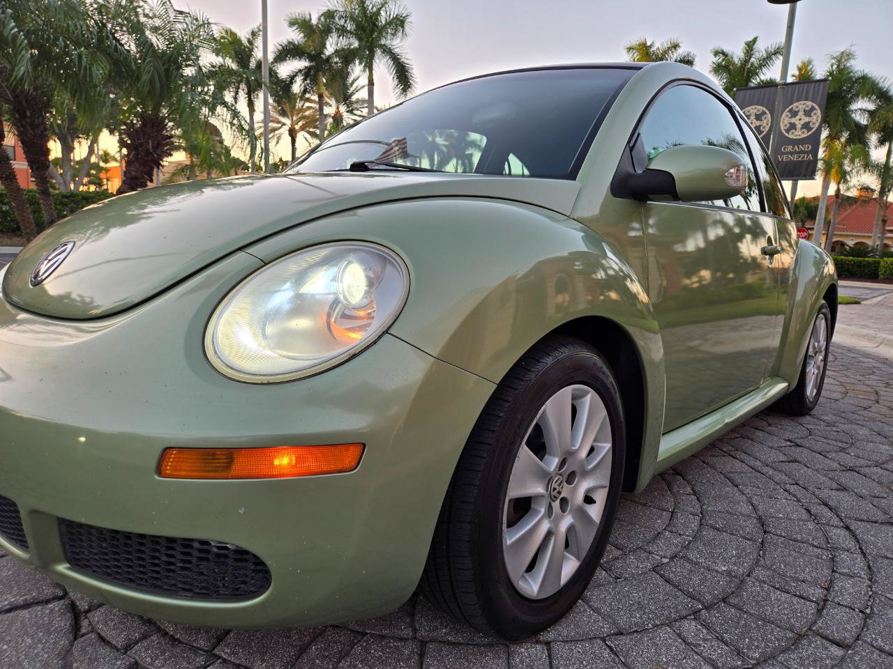 Used 2009 Volkswagen Beetle 2.5 Coupe FWD image 14