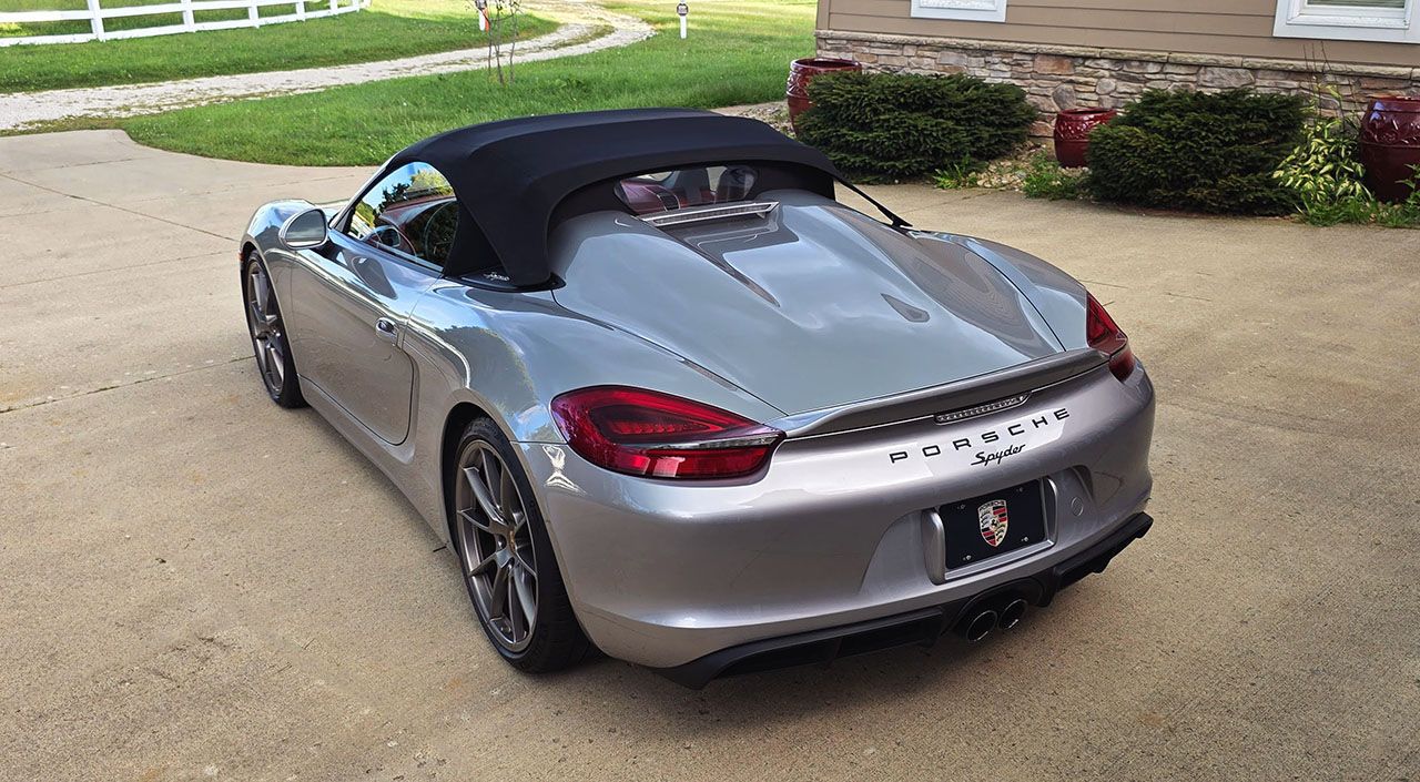 Used 2016 Porsche Boxster Spyder RWD image 13