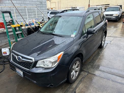 Used 2014 Subaru Forester 2.5i Limited image 1