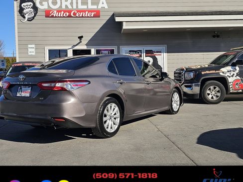 Used 2018 Toyota Camry LE image 7