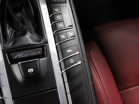 Used 2020 Porsche Macan S AWD/4WD image 19