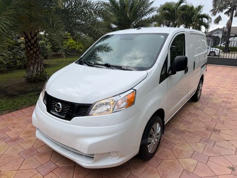 Used 2021 Nissan NV200 SV image 1