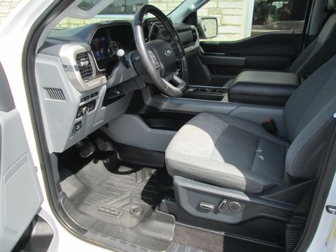 Used 2021 Ford F150 XLT image 11