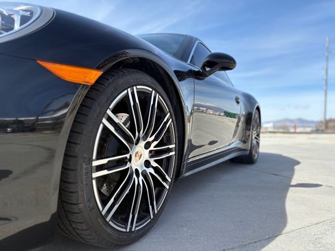 Used 2015 Porsche 911 Carrera 4S image 10