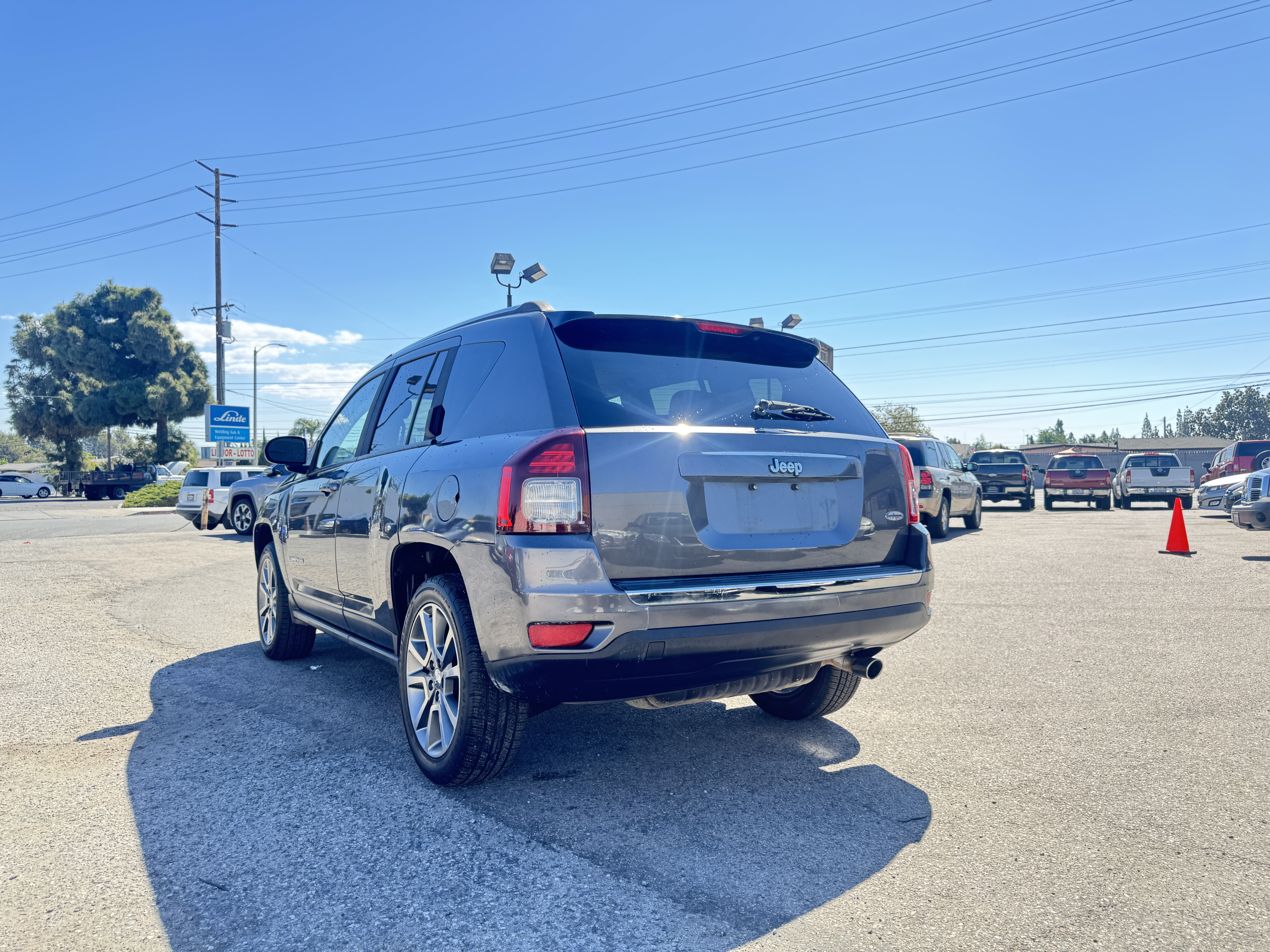 Used 2016 Jeep Compass High Altitude FWD image 6