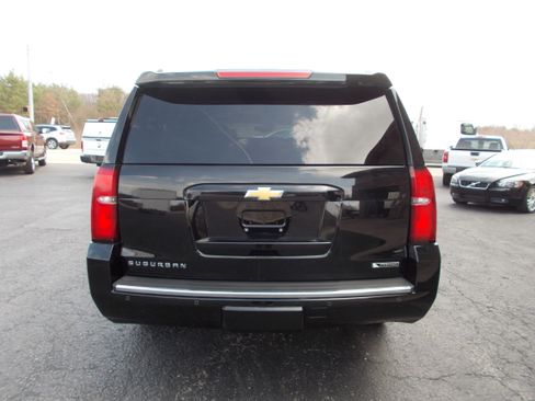 Used 2017 Chevrolet Suburban Premier image 6