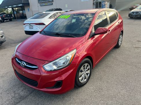 Used 2016 Hyundai Accent SE Hatchback FWD image 1
