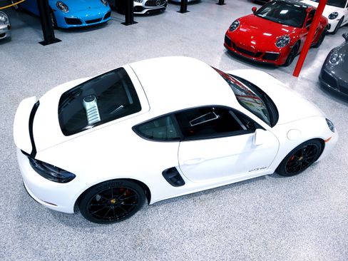 Used 2024 Porsche 718 Cayman GTS image 5