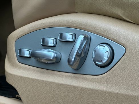 Used 2016 Porsche Cayenne image 17