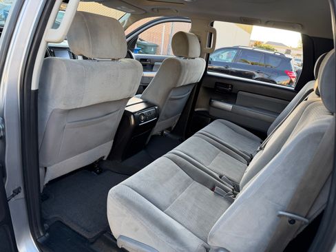 Used 2019 Toyota Sequoia 4WD SR5 image 23
