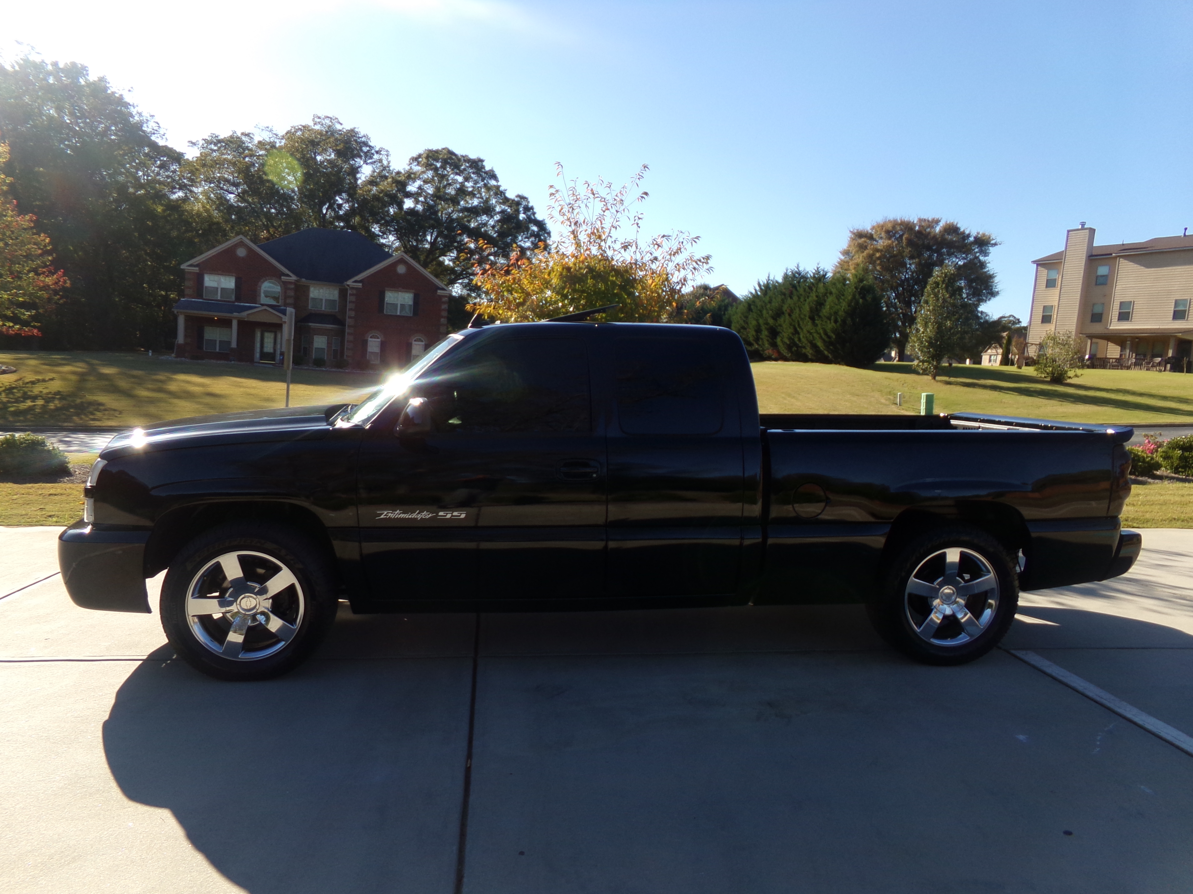 Used 2006 Chevrolet Silverado 1500 SS RWD image 2