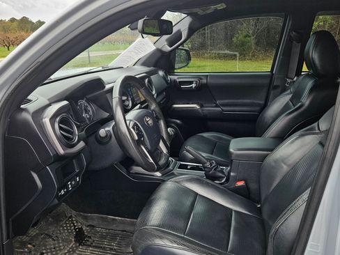 Used 2019 Toyota Tacoma image 9