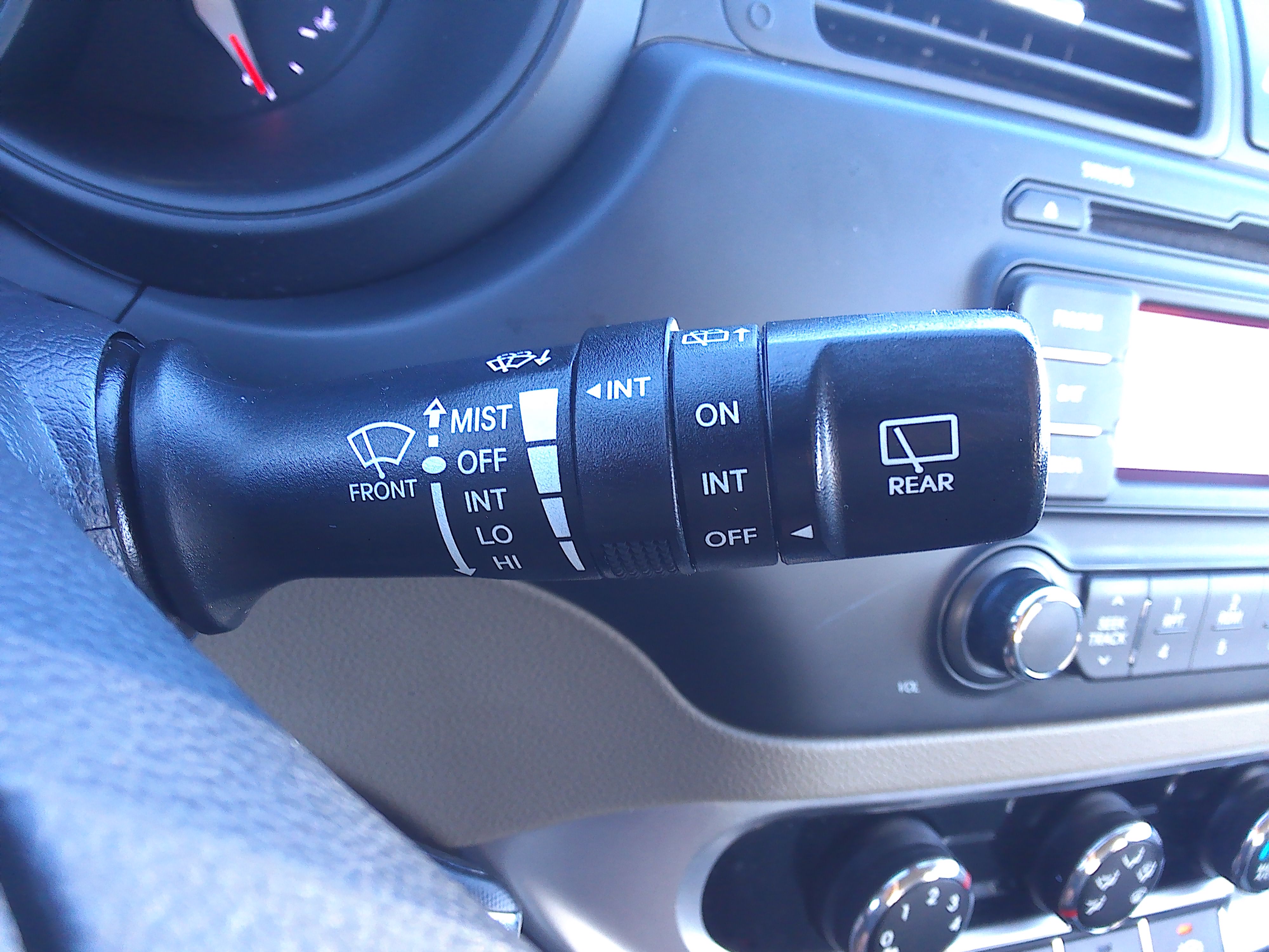 Used 2015 Kia Rio LX Hatchback FWD image 27