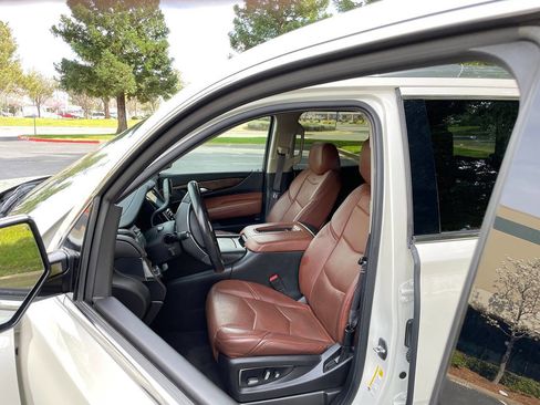 Used 2015 Cadillac Escalade Premium Luxury Platinum image 22