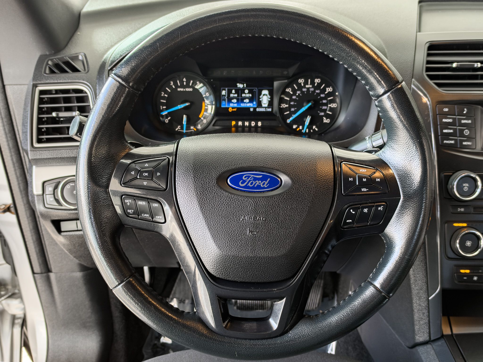 Used 2017 Ford Explorer 4WD XLT image 9