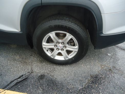 Used 2019 GMC Acadia FWD SLE w/ SLE-1 image 3