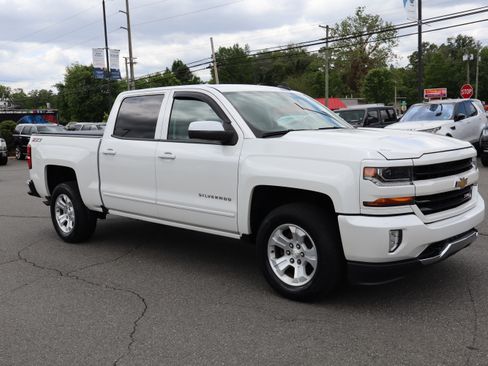 Used 2017 Chevrolet Silverado 1500 4x4 Crew Cab LT w/ Z71 image 10
