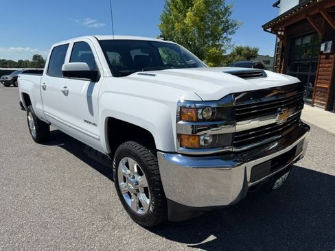 Used 2018 Chevrolet Silverado 2500 4x4 Crew Cab LT image 8