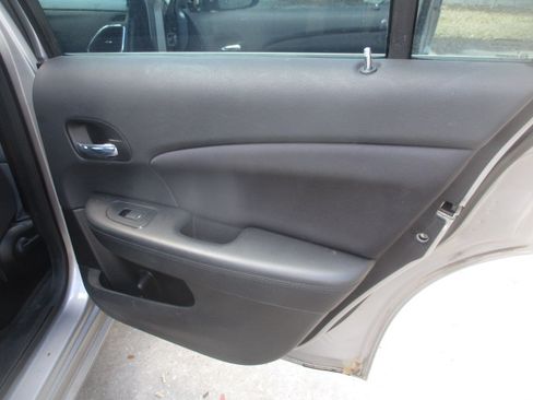 Used 2014 Chrysler 200 LX image 15