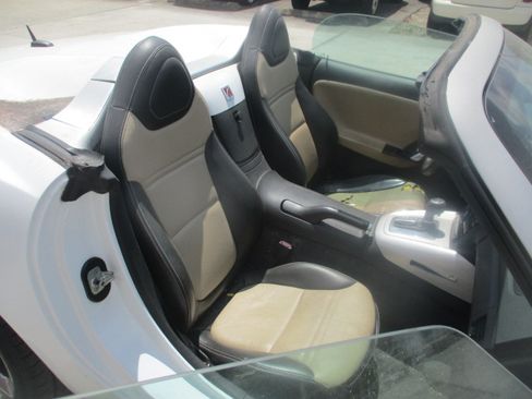 Used 2009 Saturn Sky image 18
