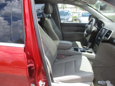 Used 2011 Jeep Grand Cherokee Laredo AWD/4WD image 9