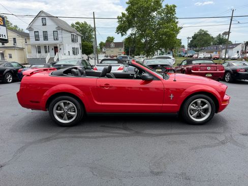 Used 2006 Ford Mustang Premium Convertible RWD image 19