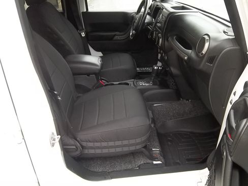 Used 2017 Jeep Wrangler 4WD Unlimited Sport image 27