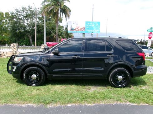 Used 2016 Ford Explorer 4WD Police Interceptor image 2
