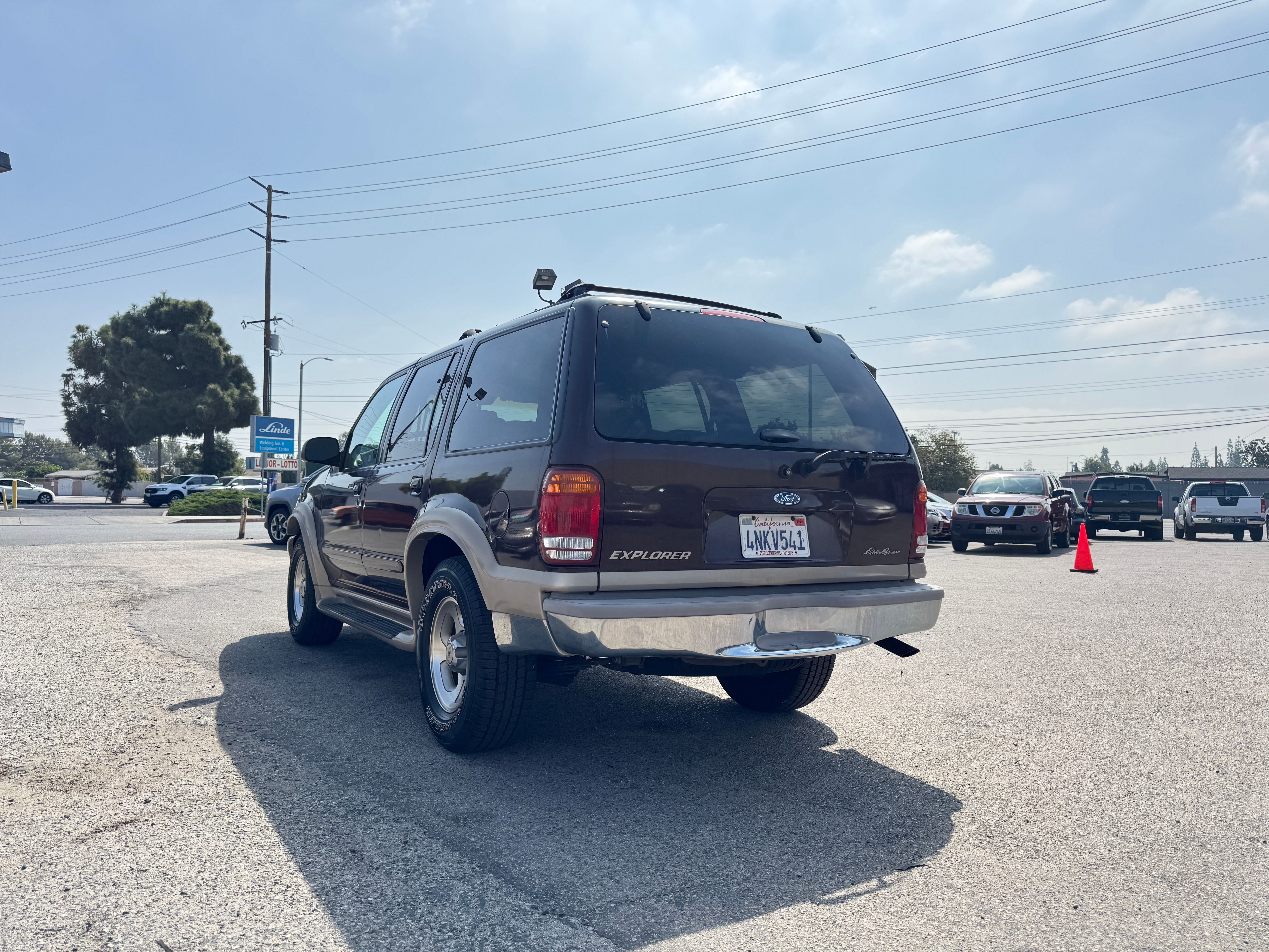 Used 2000 Ford Explorer 2WD Eddie Bauer image 6