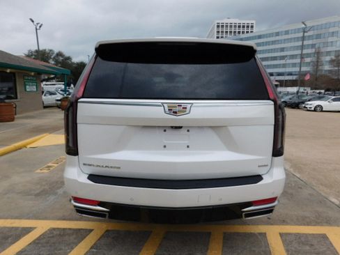 Used 2021 Cadillac Escalade ESV Premium Luxury image 6