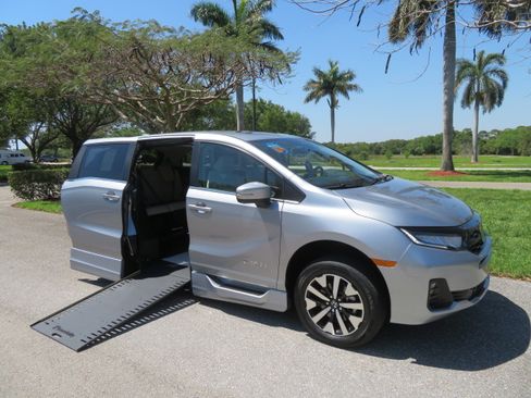 Used 2026 Honda Odyssey EX-L image 22