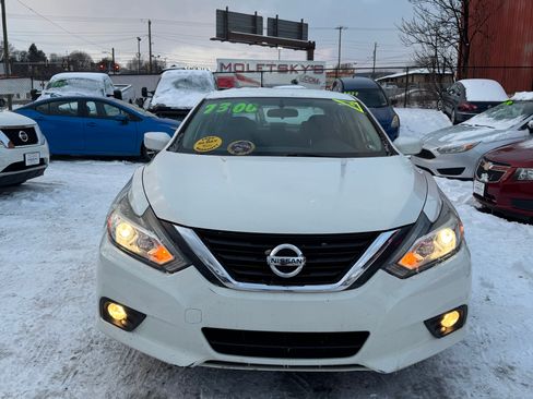 Used 2018 Nissan Altima image 1