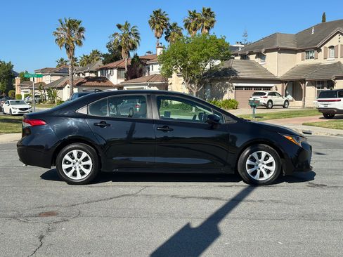 Used 2024 Toyota Corolla LE image 6