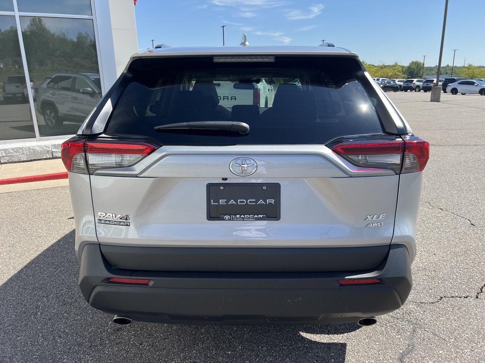 Used 2024 Toyota RAV4 XLE AWD/4WD image 12