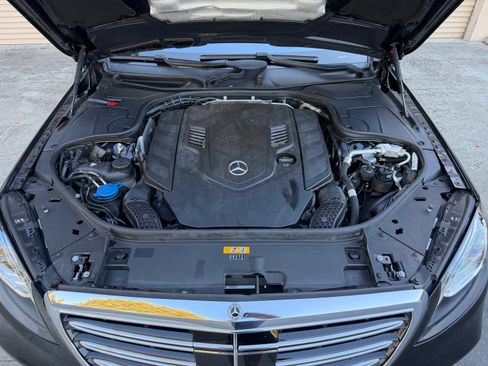 Used 2019 Mercedes-Benz S 560 Sedan image 8