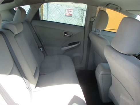 Used 2014 Toyota Prius Two FWD image 13
