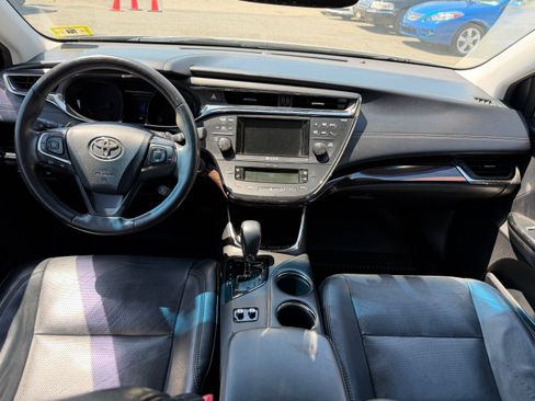 Used 2013 Toyota Avalon Limited FWD image 16
