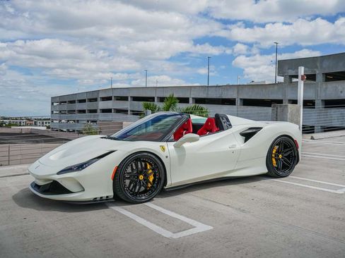 Used 2022 Ferrari F8 Spider Spider image 2