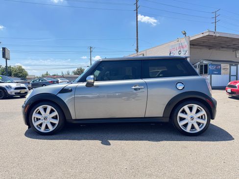 Used 2010 MINI Cooper S 2-Door Hardtop FWD image 4