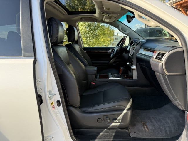 Used 2011 Lexus GX 460 GX 460 Luxury Sport Utility 4D AWD/4WD image 24