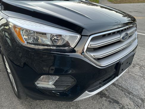 Used 2017 Ford Escape SE image 11