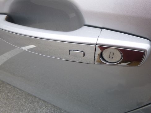 Used 2019 Chevrolet Trax LT image 11