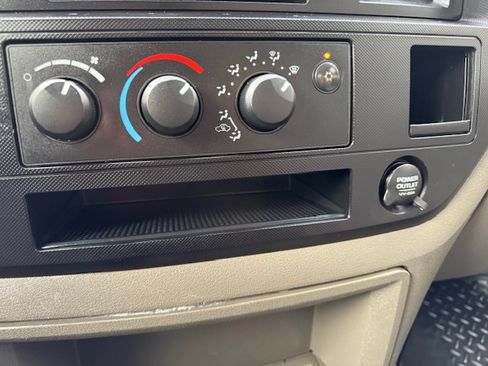 Used 2006 Dodge Ram 2500 Truck ST image 17